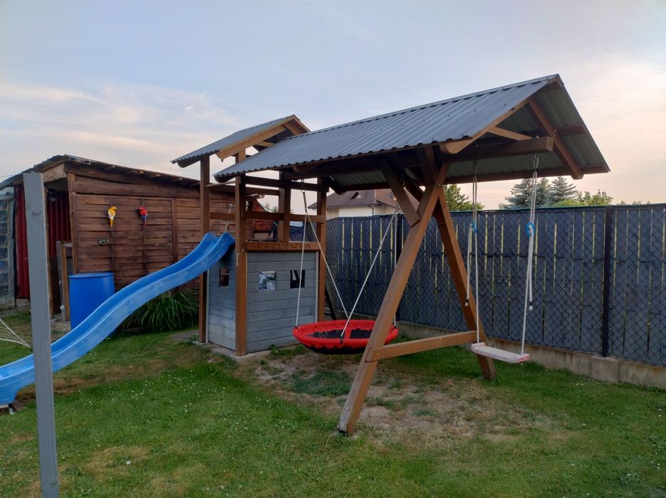 Domek dla dzieci, zjeżdżalnia, huśtawka,