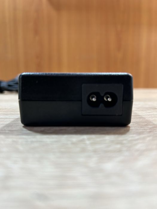 Блок живлення Toshiba 19v 6.32a