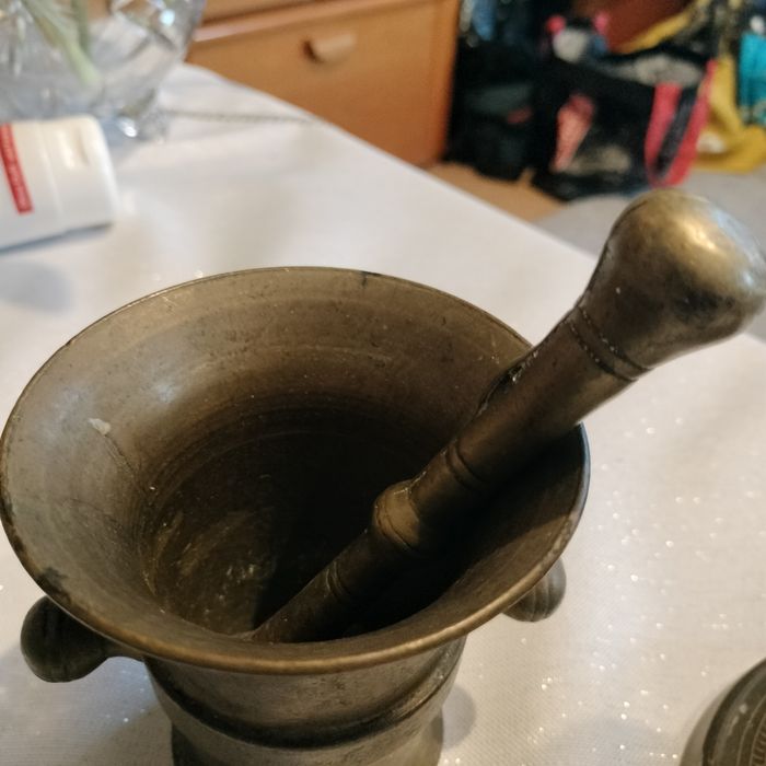 Stary moździerz wysokość  10  cm