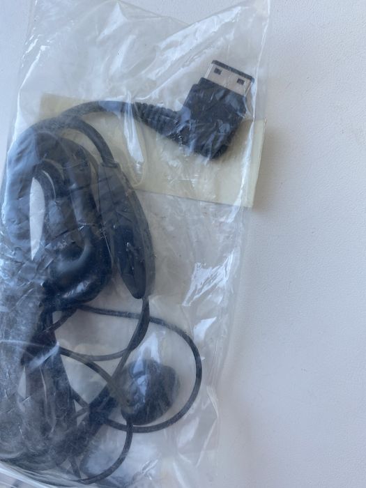 Зарядні та гарнітура 1 шт 86 грн