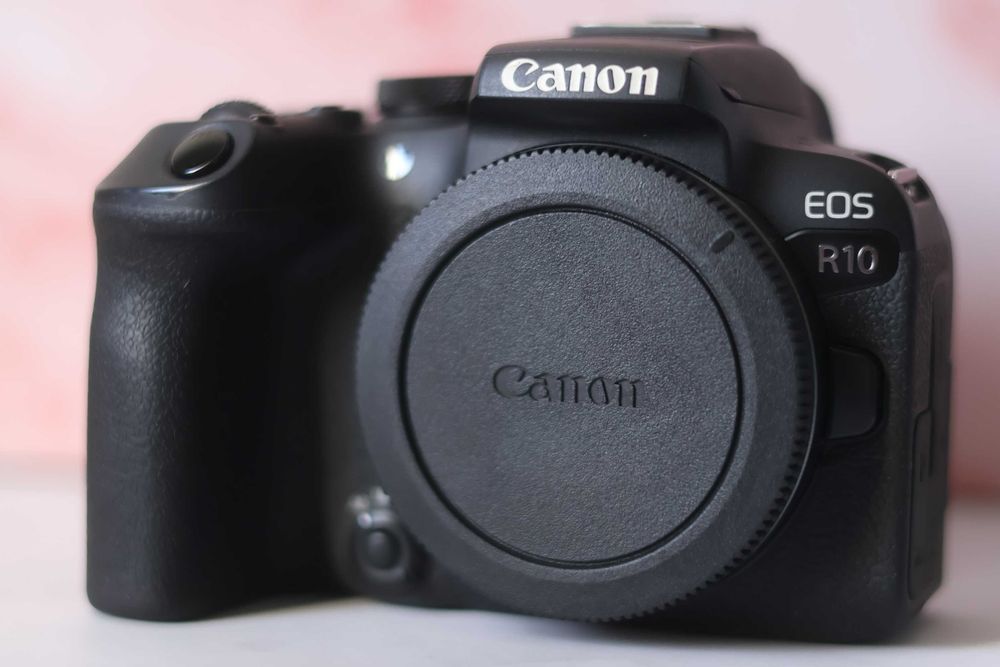 Canon EOS R10 + RF-S 18-45mm