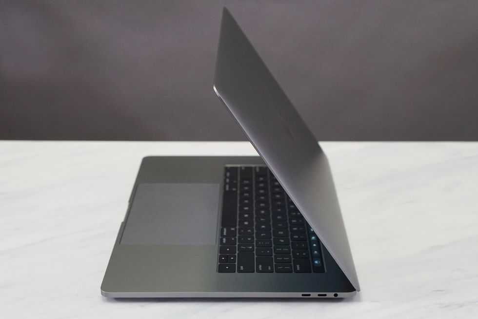 MacBook Pro Cinzento Sideral Intel Core i7 2,9 Ghz - 16 GB - 1 TB SSD