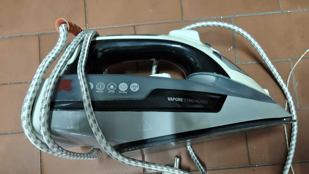 Ferro de engomar DI 4 Vapore StiroRosso