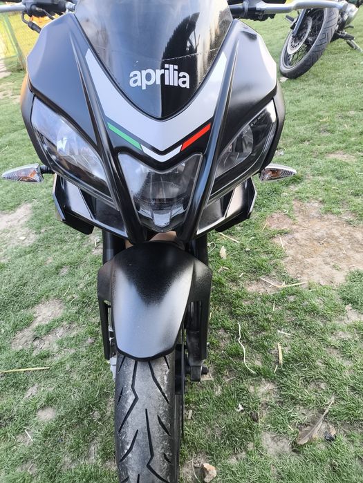Aprilia tuono 125 czasza lampa przod komplet