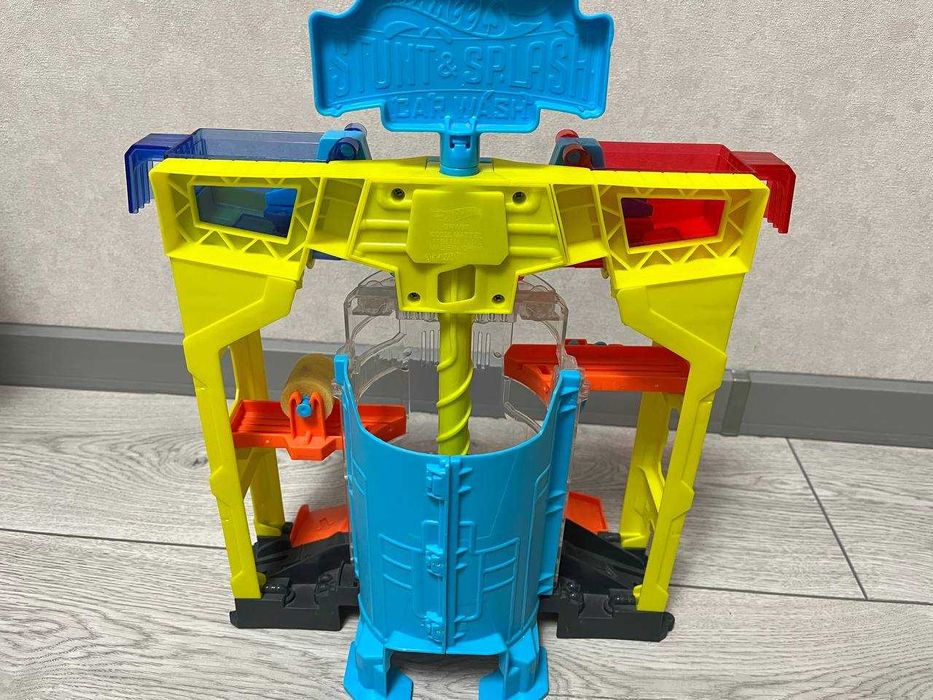 Hot Wheels Stunt Splash Car Wash Хот Вилс Автомойка GRW37