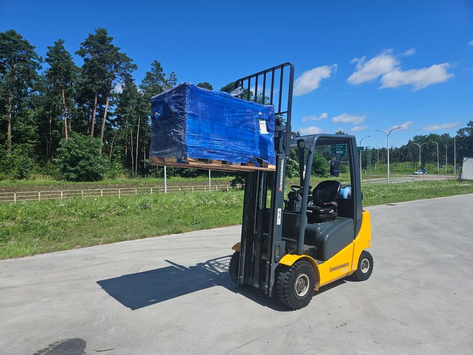 Jungheinrich TFG 316 SP  1,6t  /3,3m / LPG / podwójny / wolny skok / przesuw boczny / UDT 2026