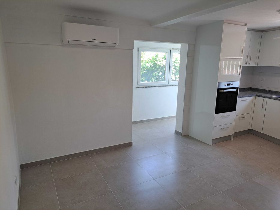 Apartamento T2 semi-novo  em Mangualde