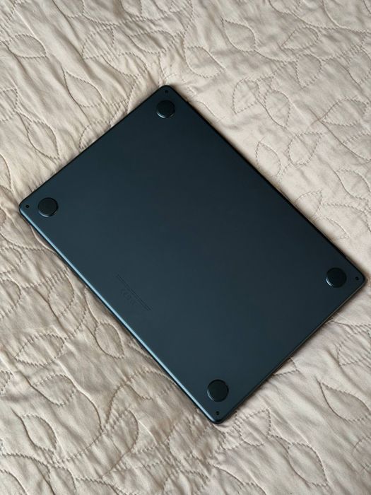 Продам Apple MacBook Air M4