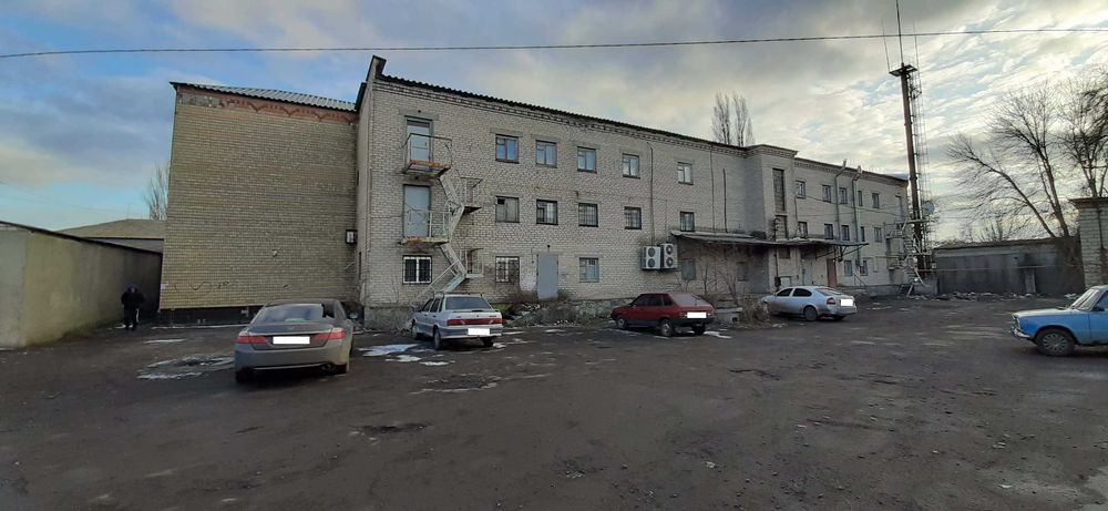 Оренда складів 24 м2, 25 м2, 51 м2, м. Апостолове, вул. Центральна, 49