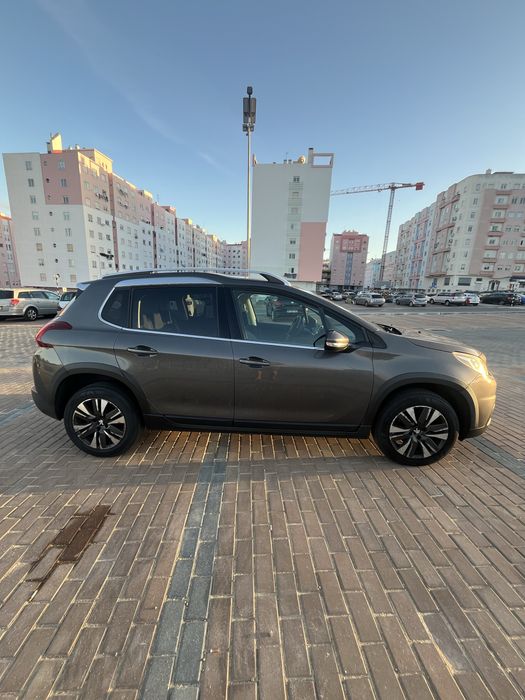 Peugeot 2008 1.2 Puretech EAT6 foto 3