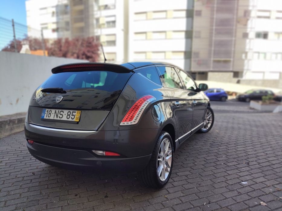 Lancia delta 1.6 multijet como novo  preço negociável