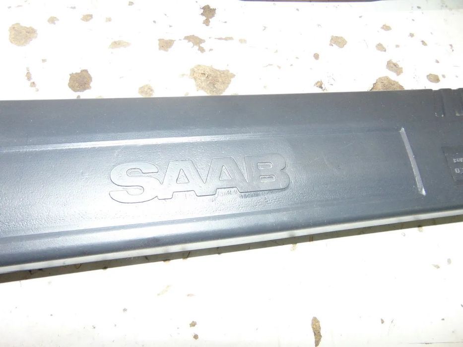 Saab 95 triângulo/Guarnição
