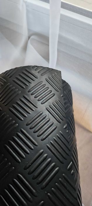 Gumowa mata antypoślizgowa 4 mm grubości – cena 1 mb - nowa