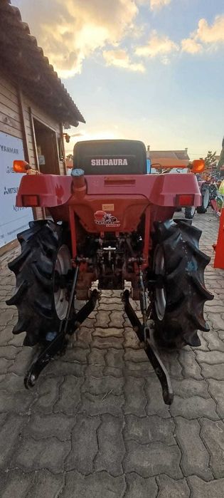 Campanha de Natal: Trator Shibaura p145f + 4 alfaias POUPE 1250€
