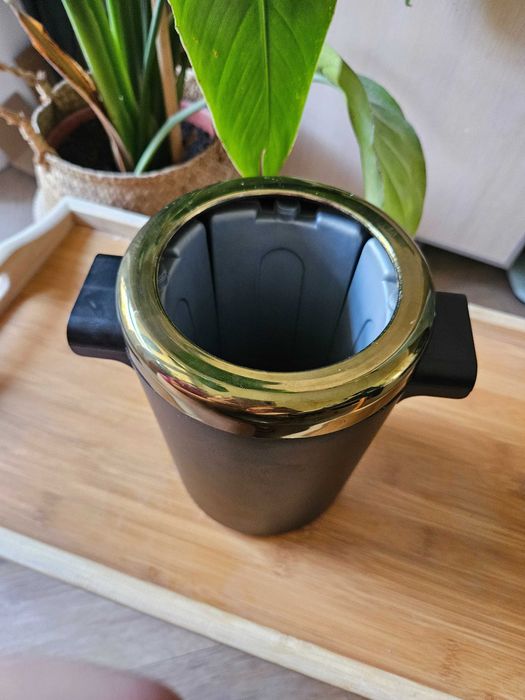 Cooler do wina z wkładami