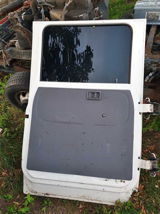 Drzwi Cabstar 99-06 bez korozji