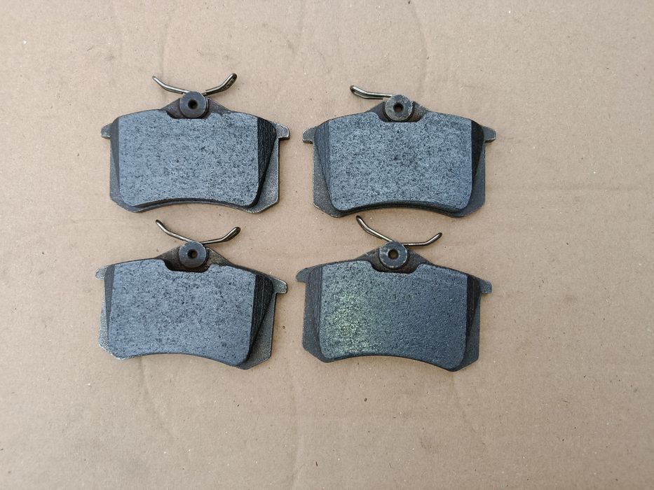 Колодки тормозні на volkswagen комплект