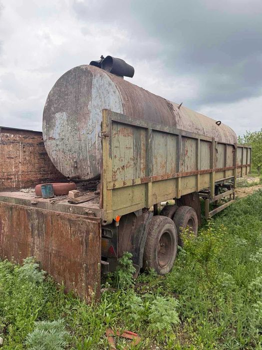 Напівпричіп  з  бочкою