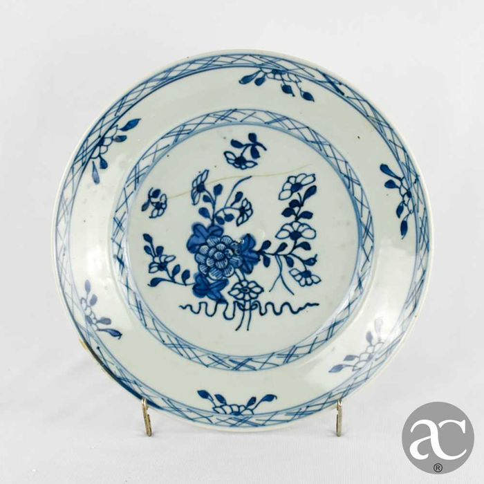Prato porcelana da China, Dinastia Qing, Período Qianlong, séc. XVIII
