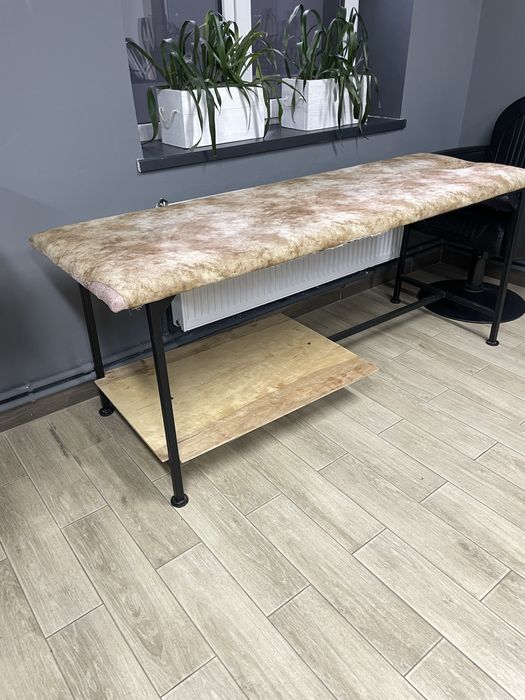 Кушетка масажна з полицею