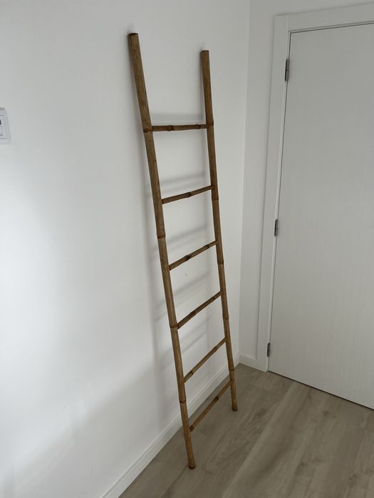 Escada toalheiro bambu
