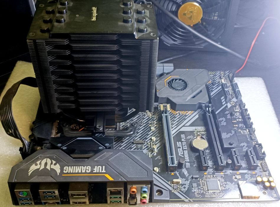 Комплект Ryzen 9 5900x, DDR4 -64GB (2x32) 3200, матер. Х570, be quiet