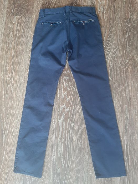 Spodnie jeansowe granatowe Discrete
