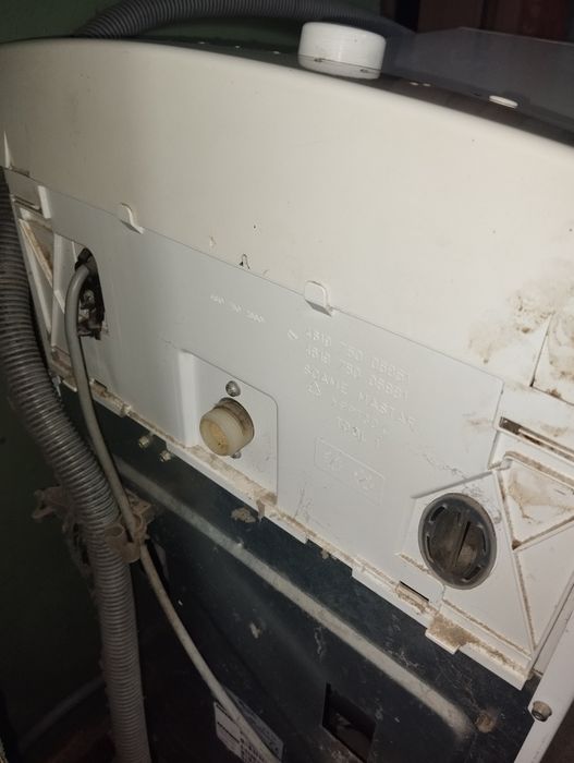 Пральна машинка. Б/у. Повністю робоча