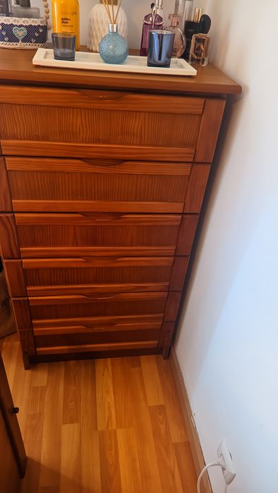 Cama casal com 2 gavetões grandes