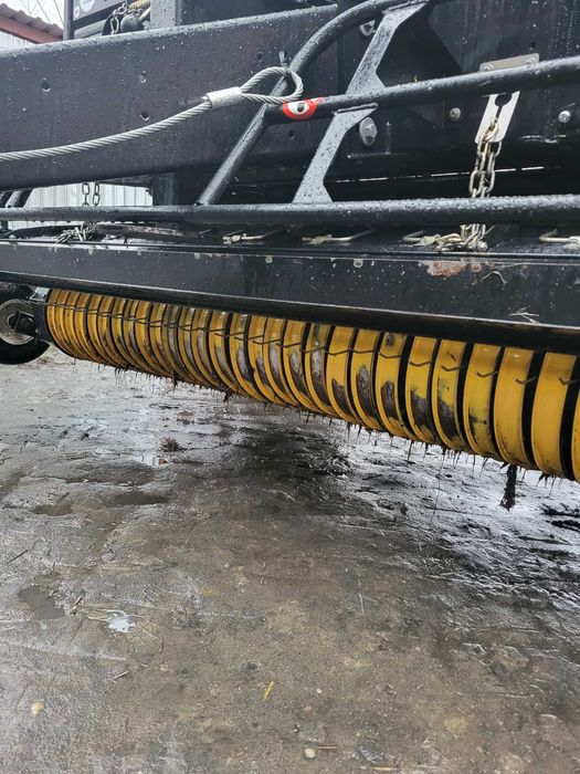 Prasa New Holland BR 6090 Roll Bar 125