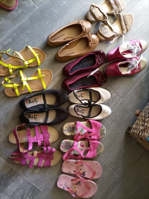 Sapatos, sapatilhas, sandálias de menina