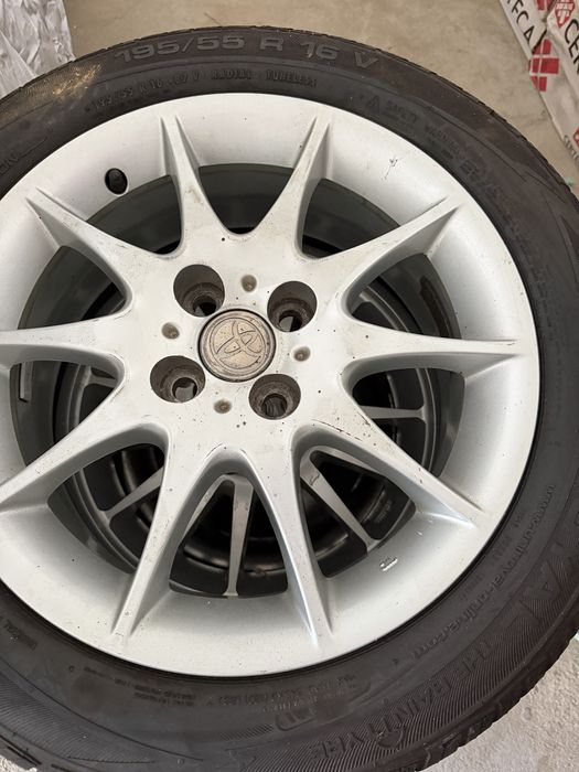 4 jantes toyota 16” com pneus 195/55R16 4x100