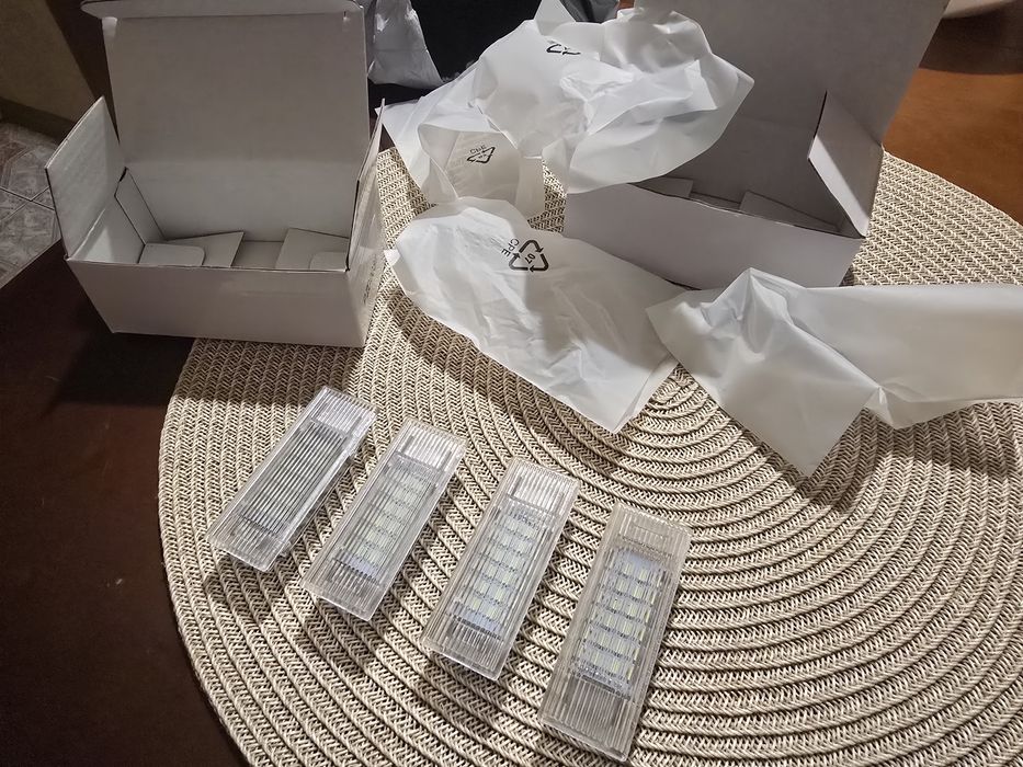 led діодна підсвітка у двері  bmw під