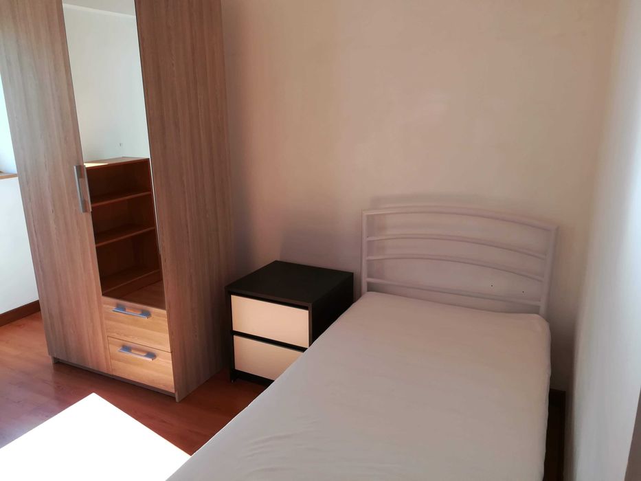 Quarto aluga-se na Alta de Lisboa