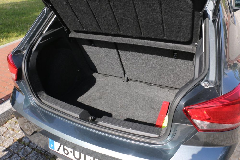 Seat Ibiza 1.0 Cinza Metalizado