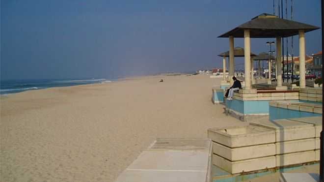 Apartamento mobilado e equipado para férias na praia do Furadouro