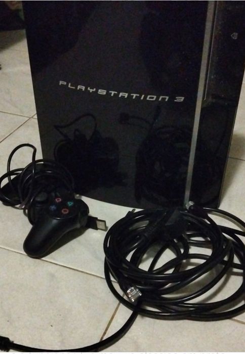 Consola PlayStation 3 (PS3) – 1 Comando e Cabos Completos