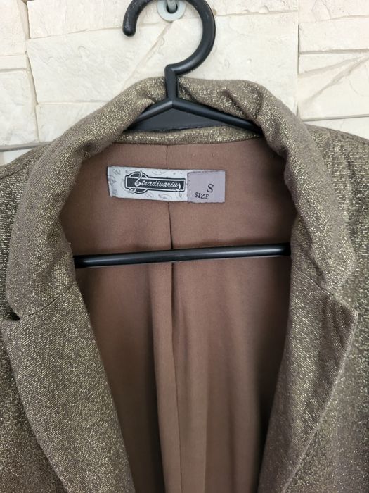 Złoty żakiet Reserved