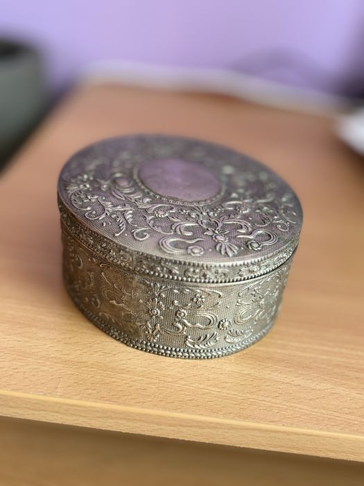 Шкатулка срібна метал