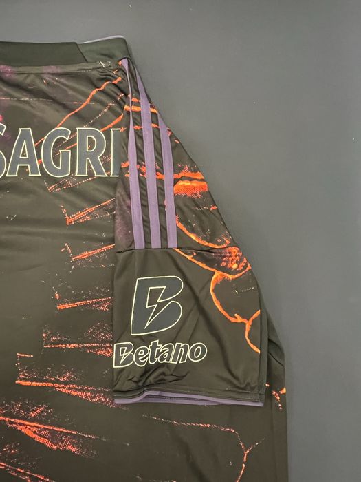 Camisola Adidas x Vhils x SL Benfica - Edição Especial