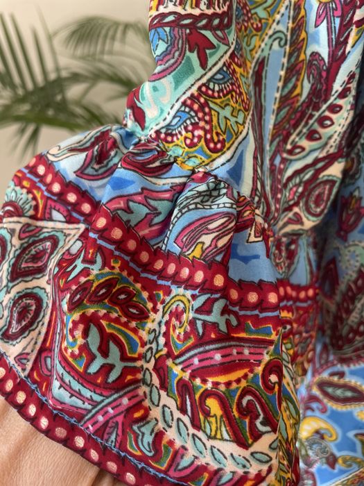 Top Lanidor colorido “off shoulder”