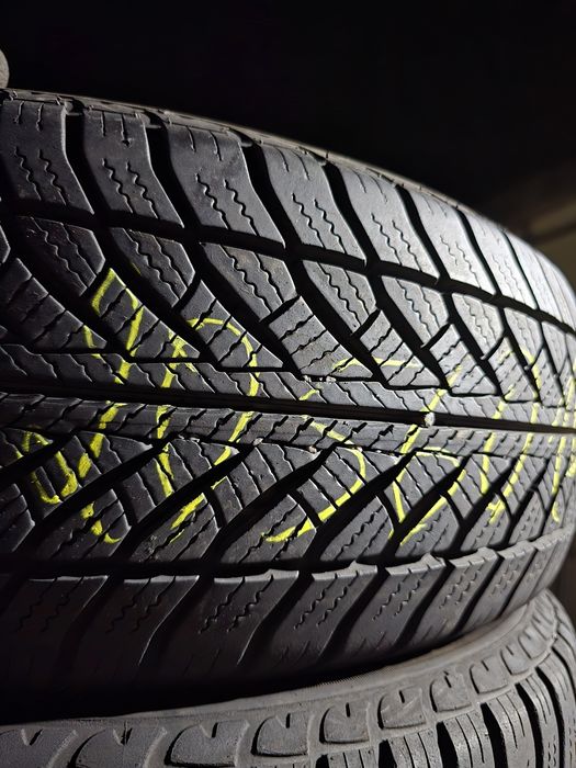 205/60R16 Goodyear Vector4seasons Gen-3