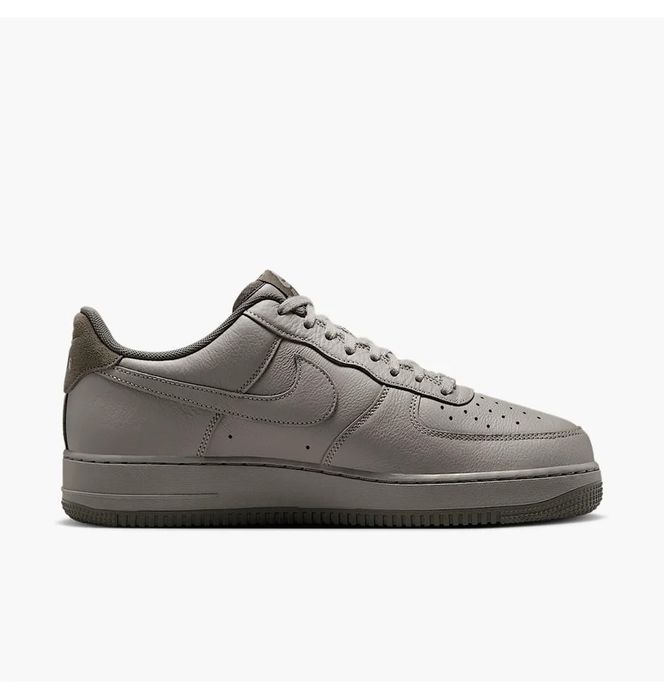 Кросівки чоловічі Nike Air Force 1 07 Lv8 Olive HM9483-300 р. US 9