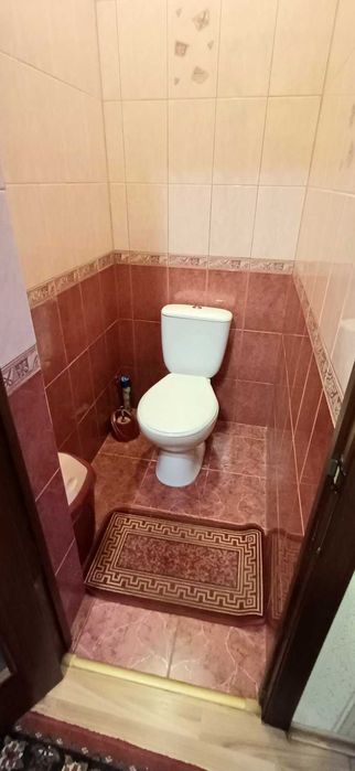 Продається просторий двоповерховий будинок,село Левків.