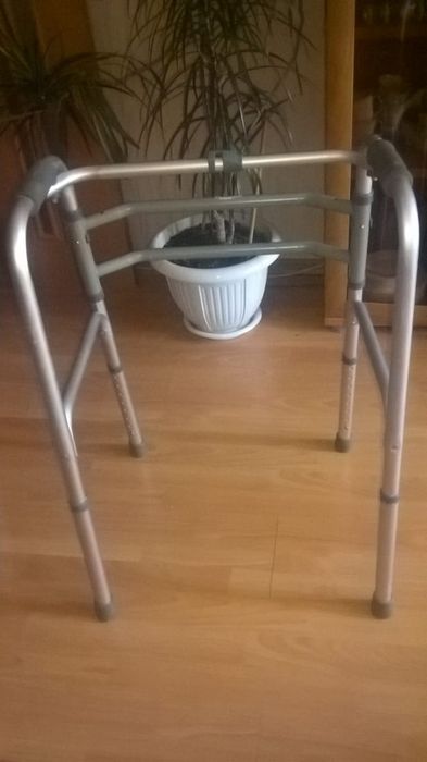 Ходунки для дорослих