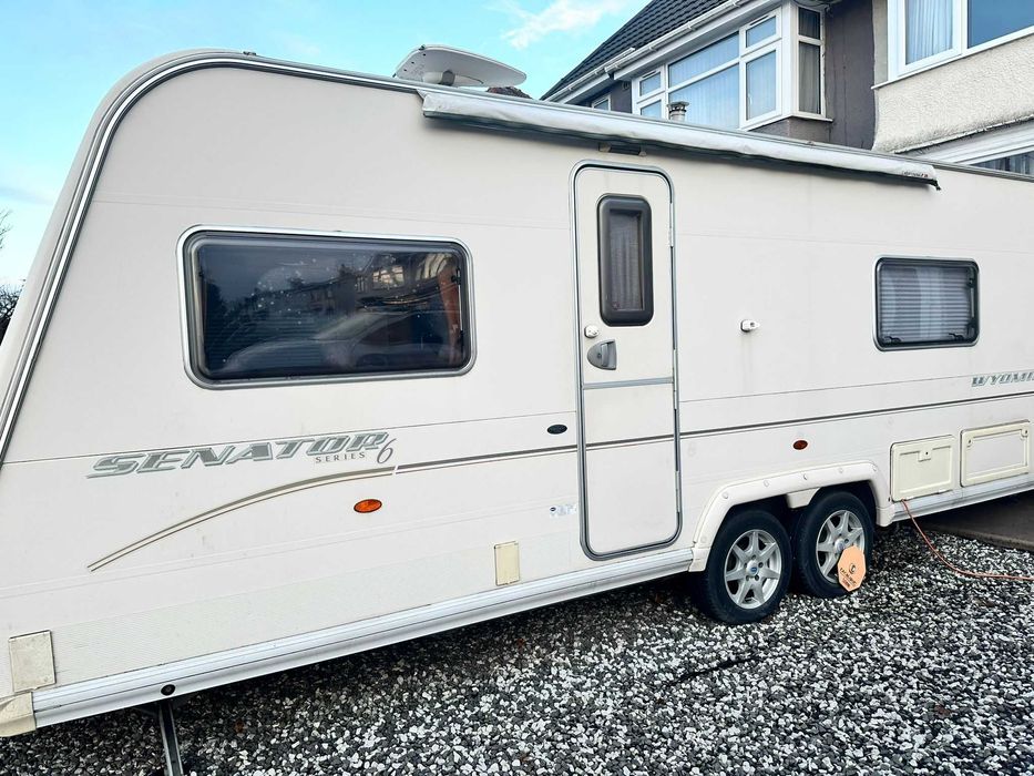CARAVANA INGLESA SENATOR