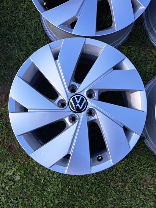 Felgi aluminiowe Golf E 17cali 5x112 6,5j et46 Demo