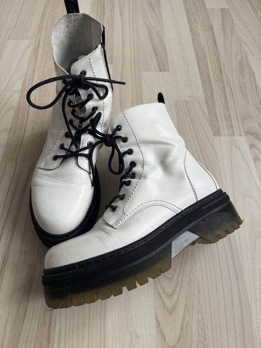 Ботінки ESTRO шкіряні