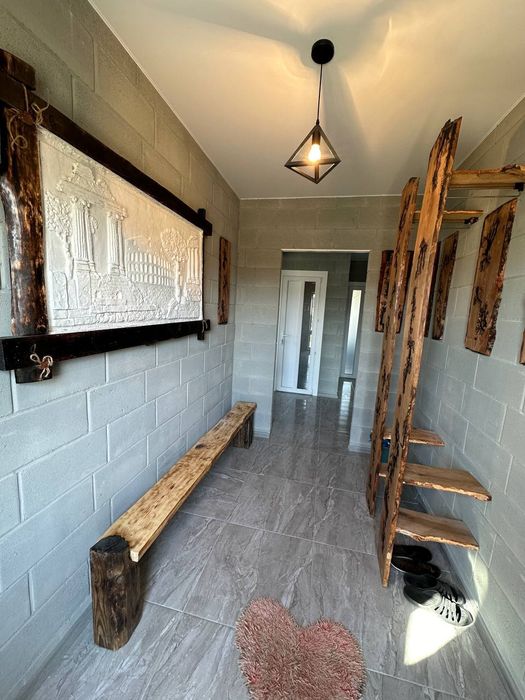 Будинок з ремонтом, гараж,центральне опалення, навпроти Журавлини.