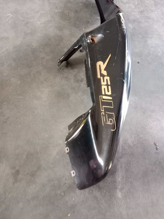 hyoung gtr125 gtr 125 gt 125 gt125 boczek owiewka tył tylna zadupek prawy prawa